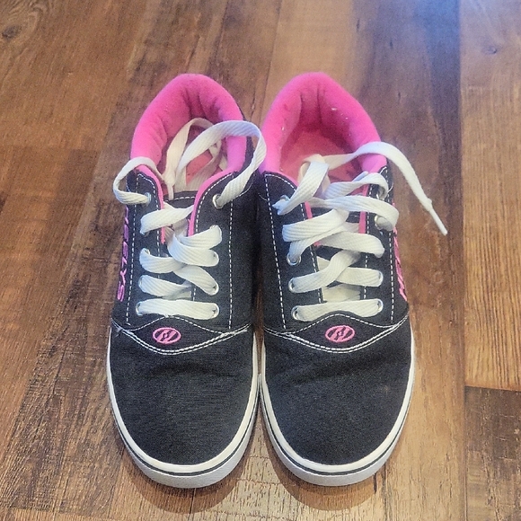 Yth 5 Heelys - Picture 1 of 5